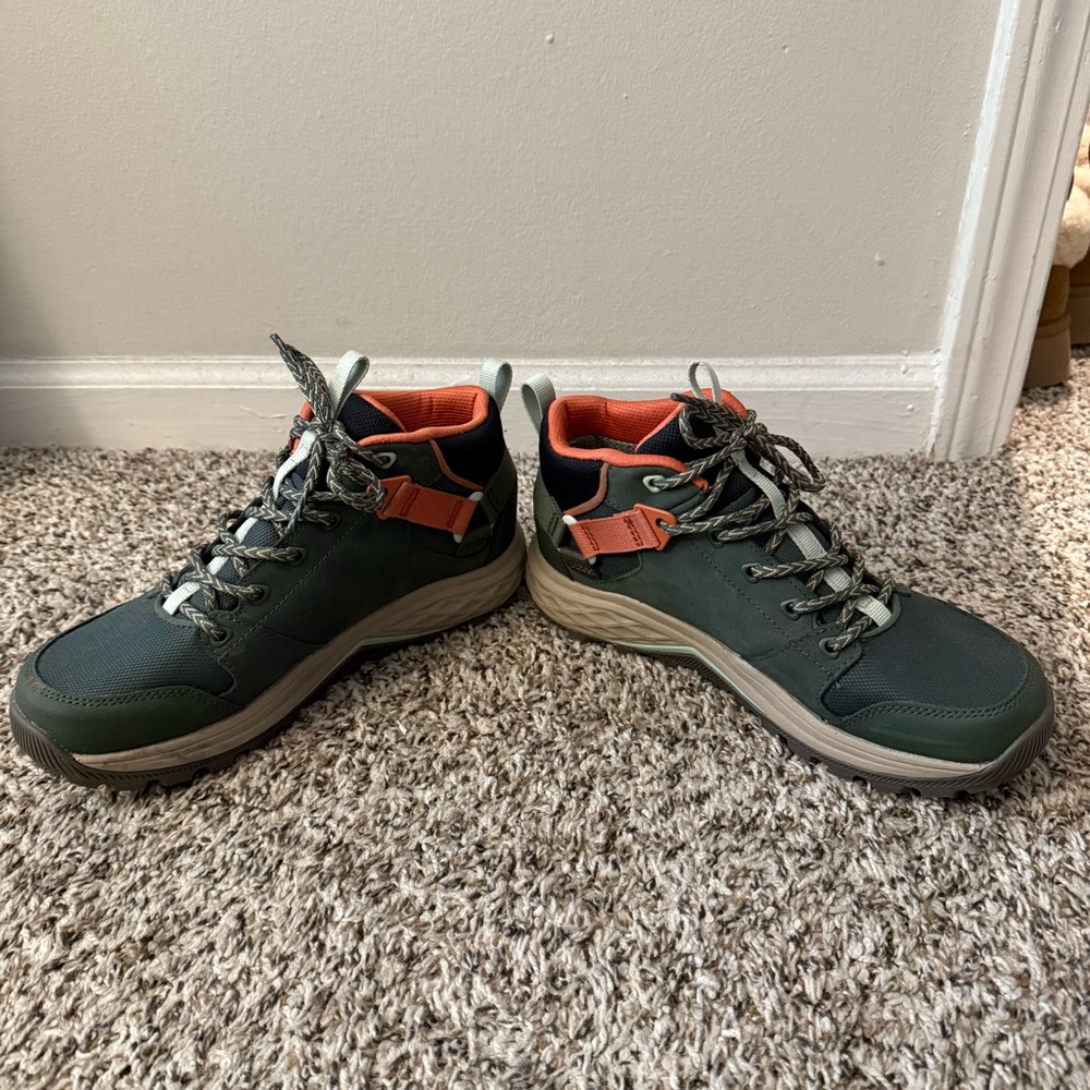 Teva Grandview GTX Women’s Green Hiking Shoes - Picture 3 of 7